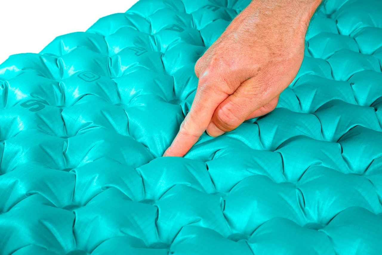 Sea To Summit Comfort Light Insulated Sleeping Pad - Women's 5 Sea To Summit Comfort Light Insulated Sleeping Pad - Women's - Image 3