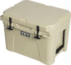 Yeti Tundra 35 Hard Cooler -Outdoor Gear Shop image 3424