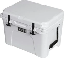 Yeti Tundra 35 Hard Cooler -Outdoor Gear Shop image 3426