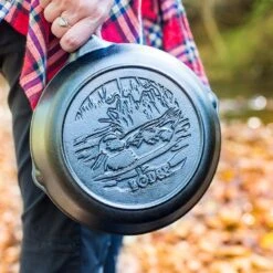 Lodge Duck Wildlife Series 8" Skillet -Outdoor Gear Shop image 3526